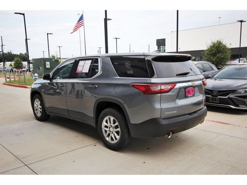 Used 2021 Chevrolet Traverse LS FWD image 6