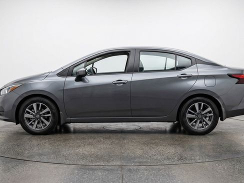 Used 2025 Nissan Versa SV image 5
