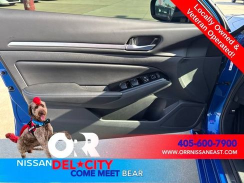 Used 2025 Nissan Altima 2.5 SL FWD image 15