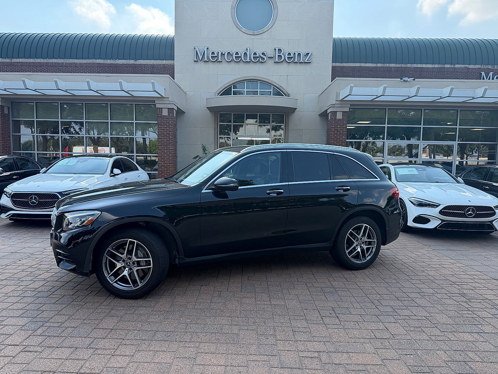 Used 2019 Mercedes-Benz GLC 300 image 1