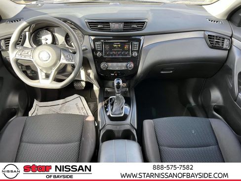 Used 2020 Nissan Rogue Sport S image 13