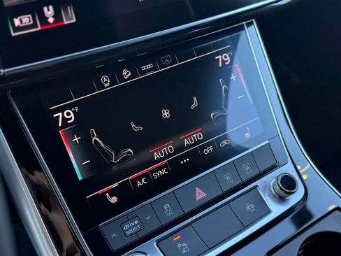 Certified 2025 Audi Q7 2.0T Premium w/ Convenience Package image 28