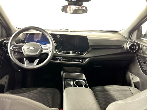 Used 2025 Chevrolet Equinox LT FWD image 12