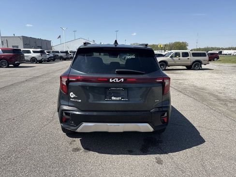Used 2024 Kia Seltos EX AWD/4WD image 7