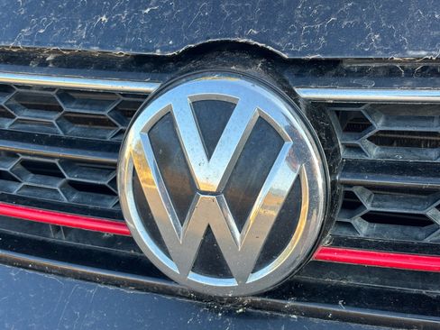 Used 2017 Volkswagen Jetta GLI FWD image 9