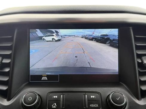 Used 2022 GMC Acadia SLT w/ Preferred Package AWD/4WD image 29