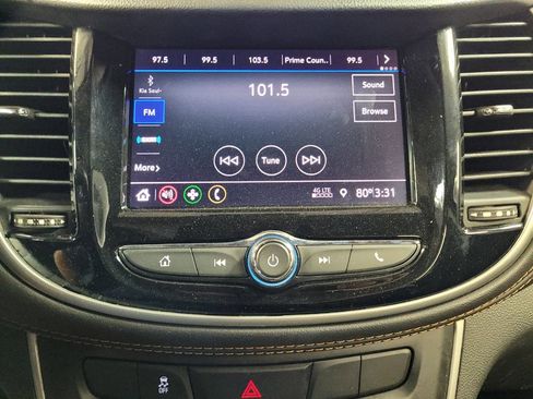 Used 2020 Chevrolet Trax LT w/ LT Convenience Package FWD image 25