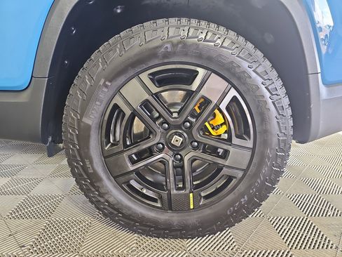 Used 2023 Rivian R1T Adventure image 10