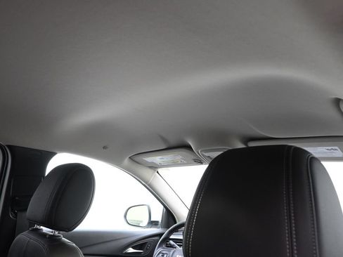 Used 2025 Buick Encore GX Preferred AWD/4WD image 17