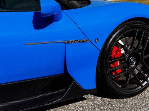 Used 2022 Maserati MC20 Coupe image 11