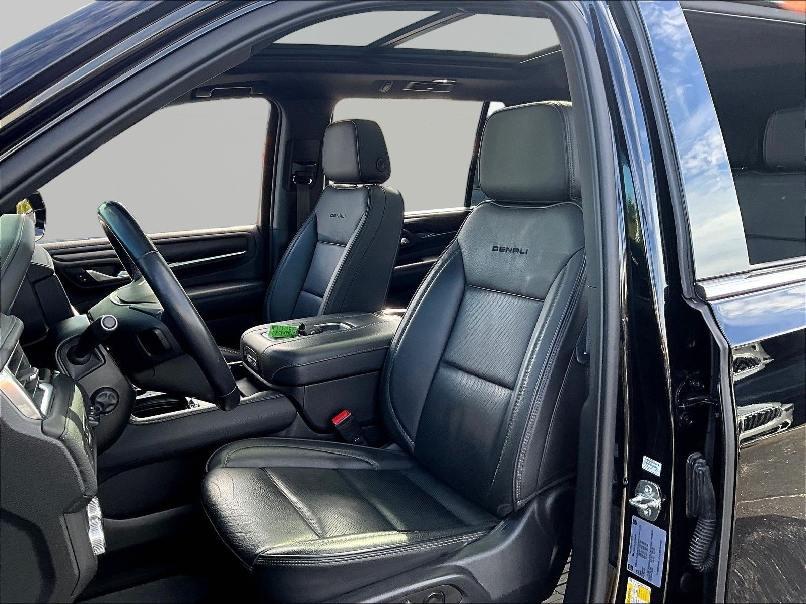Used 2022 GMC Yukon XL Denali AWD/4WD image 21