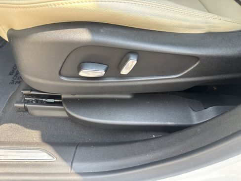 Used 2019 Cadillac XT5 AWD image 4