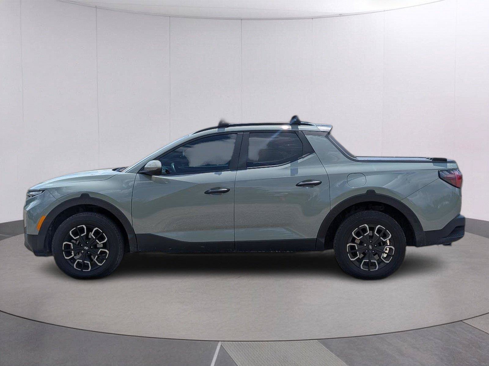 Used 2024 Hyundai Santa Cruz SEL w/ Activity Package FWD image 2