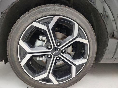 Certified 2024 Kia Niro SX Touring image 35