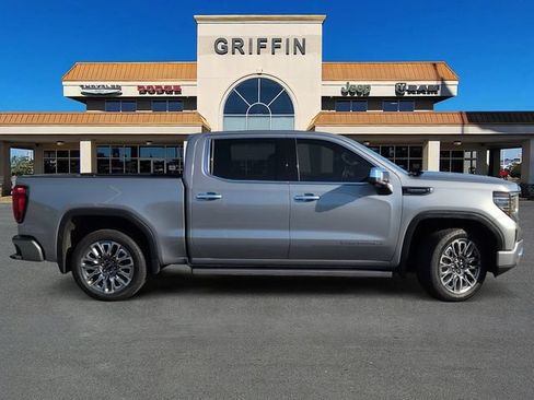 Used 2024 GMC Sierra 1500 Denali Ultimate AWD/4WD image 3