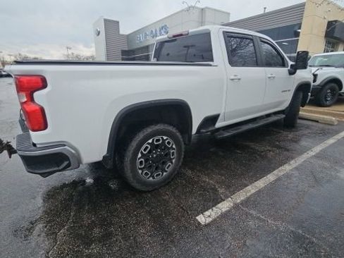 Used 2024 Chevrolet Silverado 2500 LT image 4