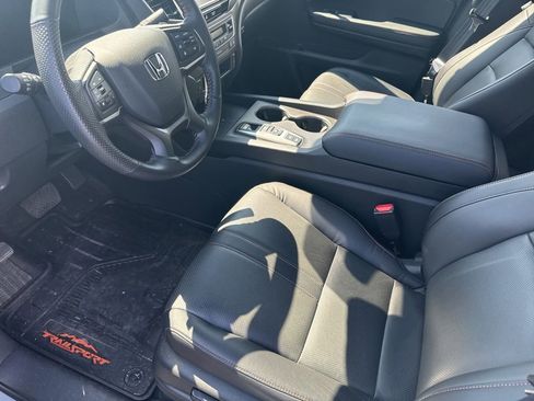 Used 2025 Honda Ridgeline TrailSport image 8