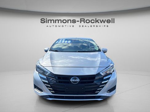 Used 2025 Nissan Versa SV FWD image 7