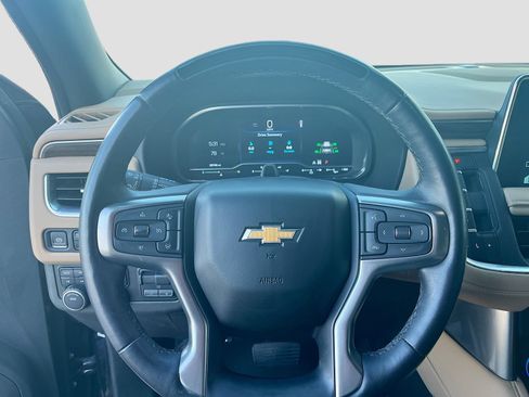Used 2024 Chevrolet Suburban Premier w/ Advanced Technology Package AWD/4WD image 11