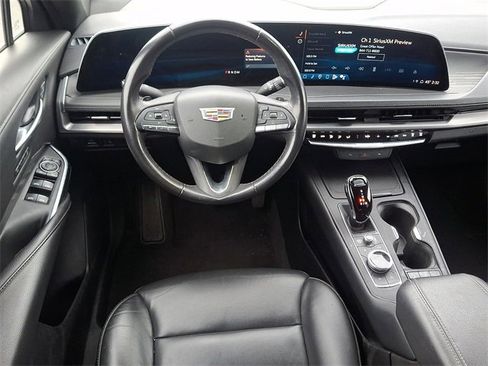 Used 2024 Cadillac XT4 Premium Luxury image 11