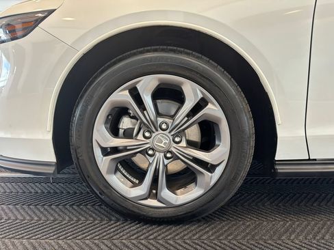 Used 2023 Honda Accord EX image 11