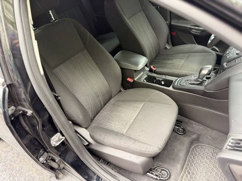 Used 2017 Ford Focus SE FWD image 13