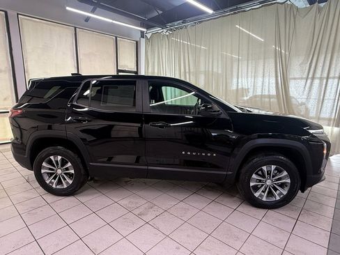 Certified 2025 Chevrolet Equinox LT FWD image 3