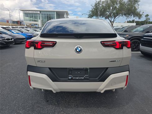 Used 2026 BMW X2 xDrive28i AWD/4WD image 4