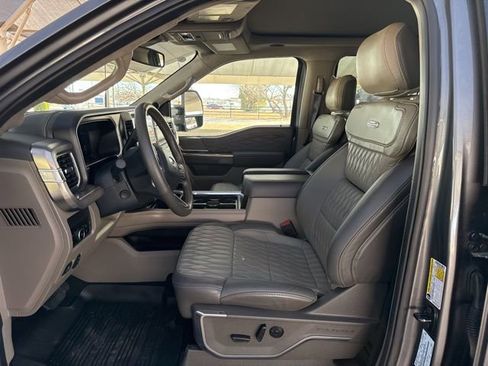 Used 2025 Ford F350 Platinum w/ Platinum Plus Package image 14