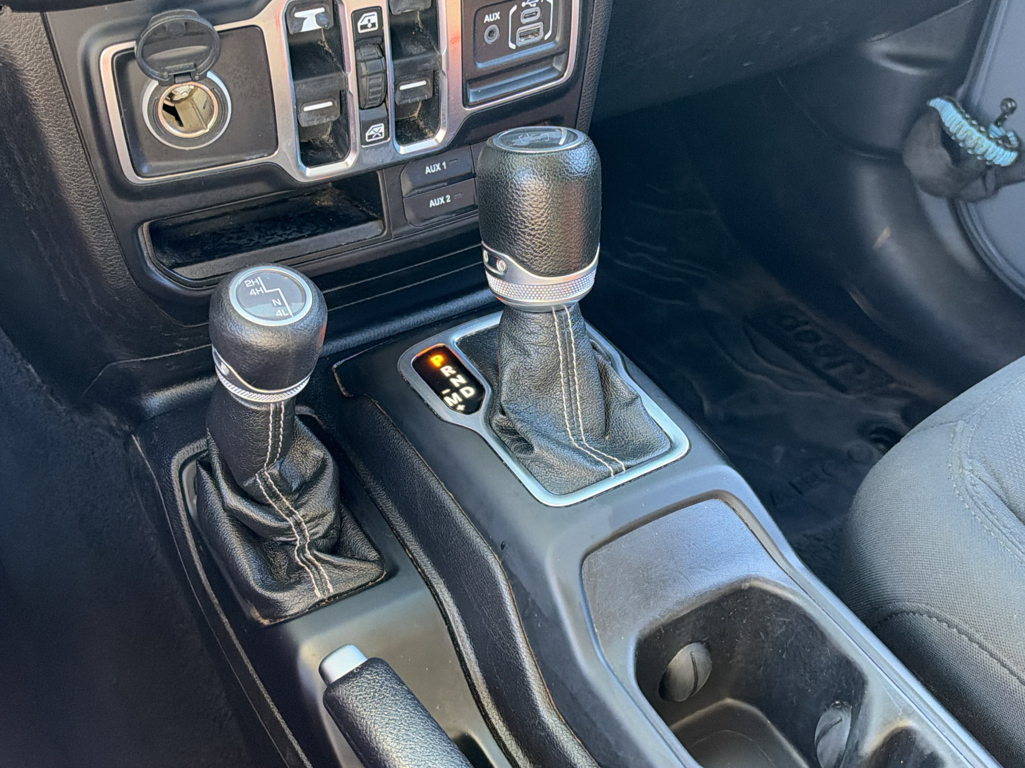 Used 2020 Jeep Wrangler Unlimited Sahara w/ LED Lighting Group AWD/4WD image 24