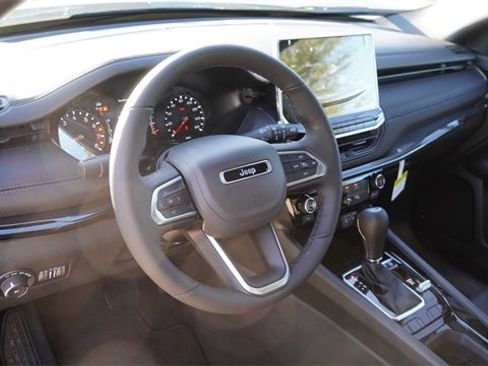 New 2026 Jeep Compass Latitude image 19