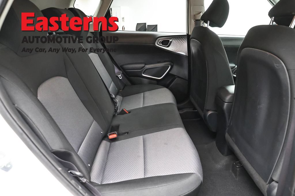 Used 2023 Kia Soul LX FWD image 23