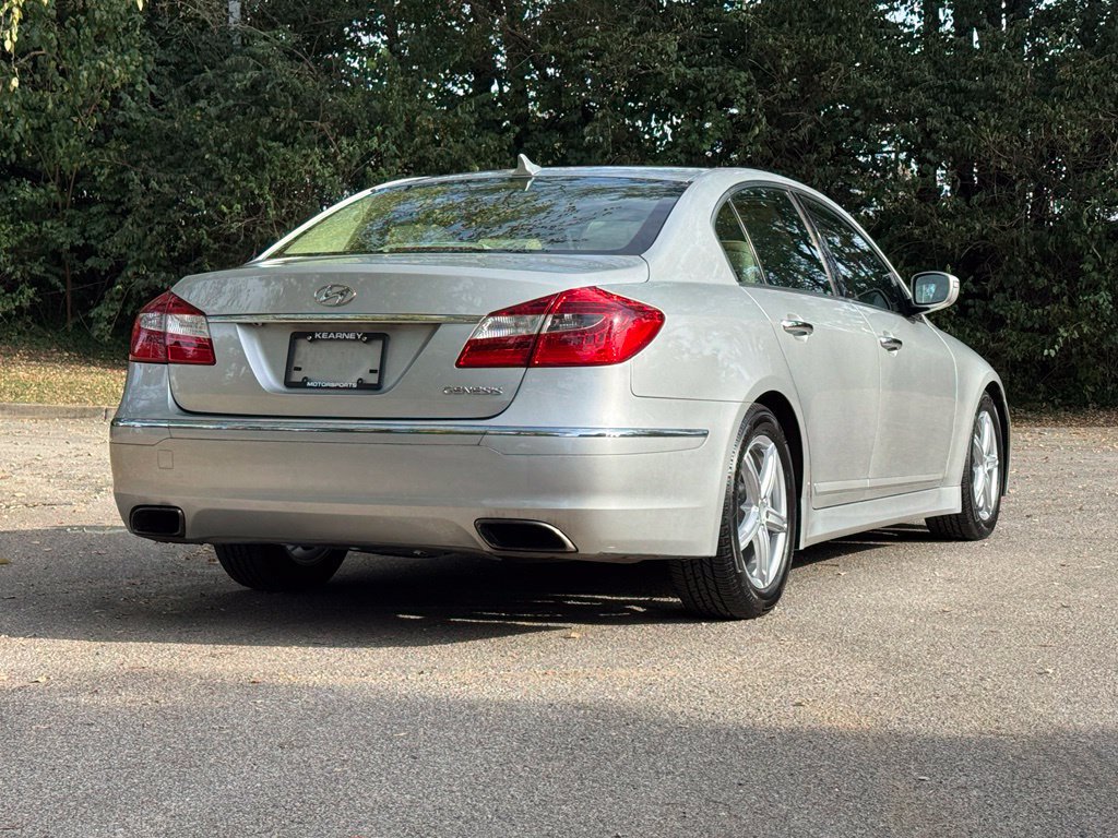 Used 2012 Hyundai Genesis 3.8 RWD image 5