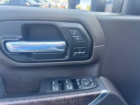 Used 2021 GMC Sierra 2500 Denali w/ Denali Ultimate Package AWD/4WD image 17