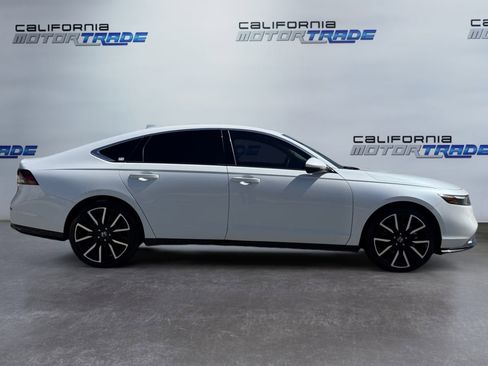 Used 2025 Honda Accord Touring image 4