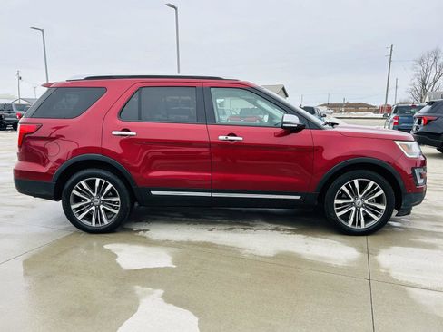 Used 2017 Ford Explorer Platinum image 45
