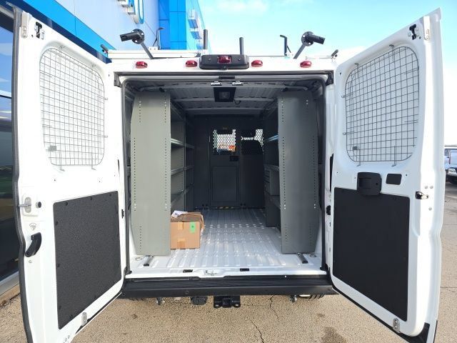 Used 2025 RAM ProMaster 2500 w/ Quick Order Package 22G SLT FWD image 9
