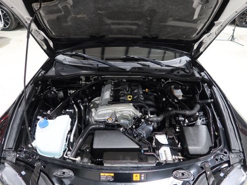 Used 2019 MAZDA MX-5 Miata Grand Touring w/ GT-S Package RWD image 9