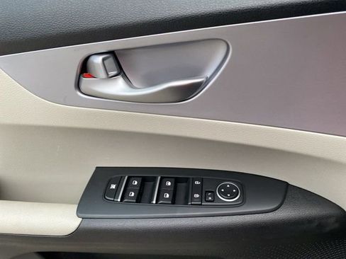 Used 2023 Kia Forte LXS w/ LXS Technology Package image 17