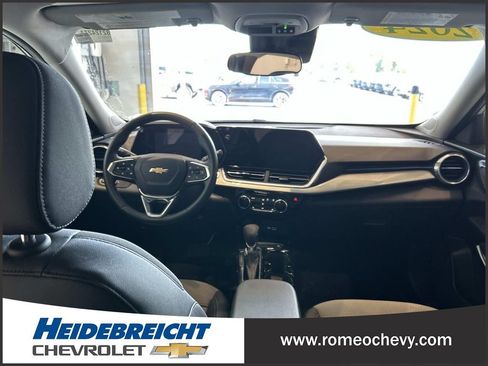 Used 2024 Chevrolet Trax LT w/ Driver Confidence Package FWD image 16