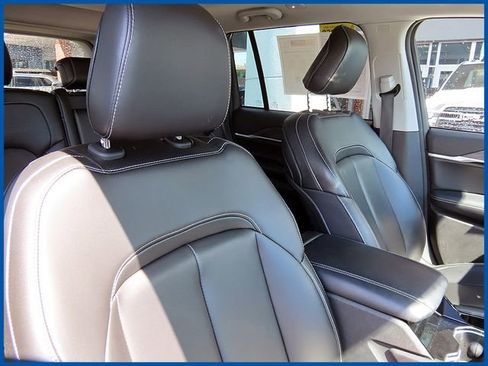 Certified 2023 Jeep Grand Cherokee Limited AWD/4WD image 10