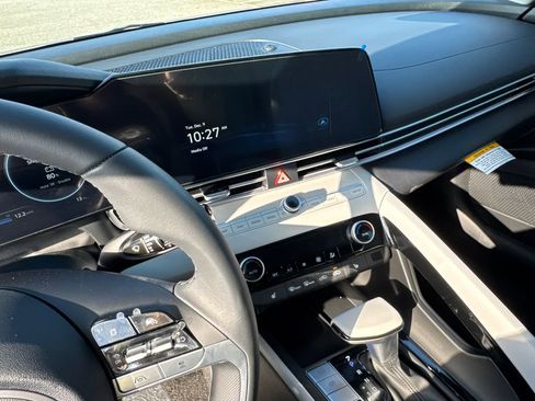 New 2026 Hyundai Elantra Limited image 18