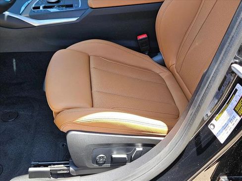 Certified 2025 BMW 330i 330i w/ Convenience Package image 4