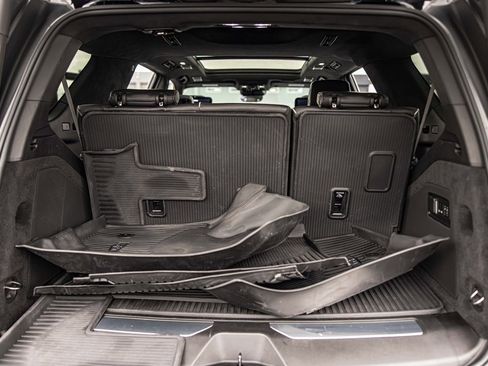 Used 2023 Cadillac Escalade Sport Platinum w/ LPO, ONYX Package image 17