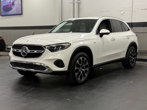 Certified 2025 Mercedes-Benz GLC 350e 4MATIC image 6
