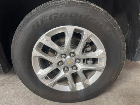 Used 2020 Chevrolet Traverse LT image 16