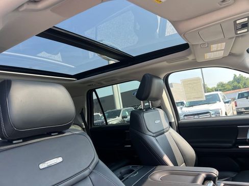 New 2025 Ford Expedition Platinum w/ Driver's Package image 28