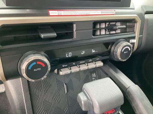 Certified 2025 Toyota Tacoma TRD Off-Road AWD/4WD image 24