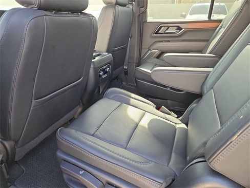 Used 2025 GMC Yukon Denali image 4
