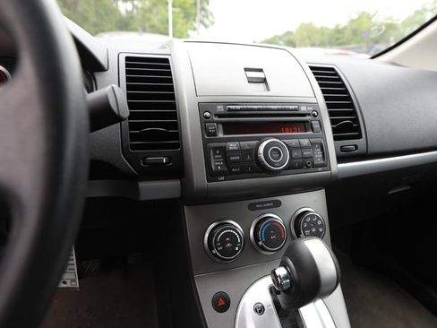 Used 2010 Nissan Sentra 2.0 S FWD image 15